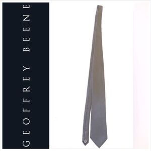Geoffrey Beene 67”L Tie, silk extra long men’s, silver gray checked pattern GUC
